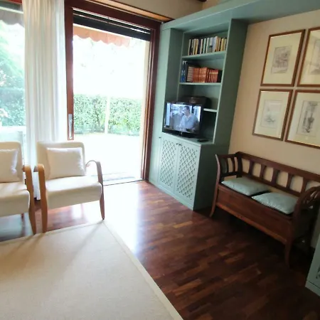 Locazione Turistica Hermitage.15 アパート