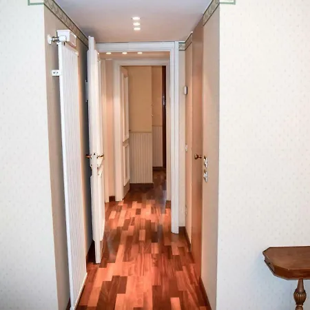 Locazione Turistica Hermitage.15 アパート